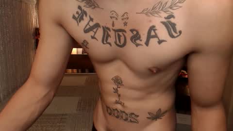 justine_hunk online show from June 5, 2026, 5:58 am