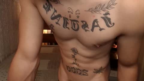 justine_hunk online show from June 5, 2026, 6:52 am