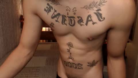 justine_hunk online show from June 9, 2026, 6:03 am