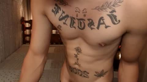justine_hunk online show from June 12, 2026, 6:01 am