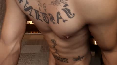 justine_hunk online show from June 17, 2026, 8:32 pm