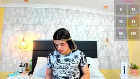 Justine online show from November 10, 2025, 2:54 am