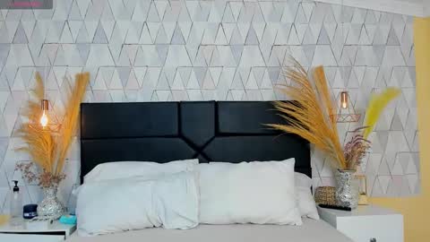 Justine online show from March 26, 2026, 5:02 am