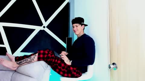 Snapshot of justinfuller_31 chatting on October 20, 2025, 6:30 pm justinfuller_31 online show from October 20, 2025, 6:30 pm