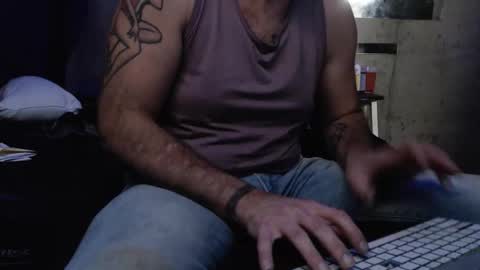 justinmoore1987 online show from April 11, 2026, 12:48 am