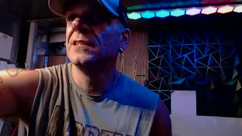 justinmoore1987 online show from June 3, 2026, 6:27 am
