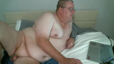 justmedm64 online show from October 21, 2025, 4:13 am