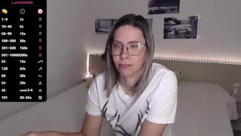 Snapshot of justmexy7 chatting on October 10, 2025, 4:00 am Julie online show from October 10, 2025, 4:00 am