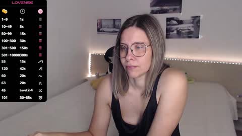 Snapshot of justmexy7 chatting on October 15, 2025, 4:01 am Julie online show from October 15, 2025, 4:01 am