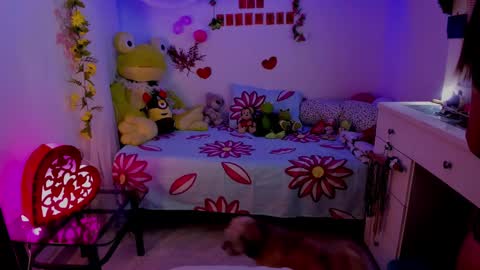 Mia online show from February 17, 2025, 9:41 pm