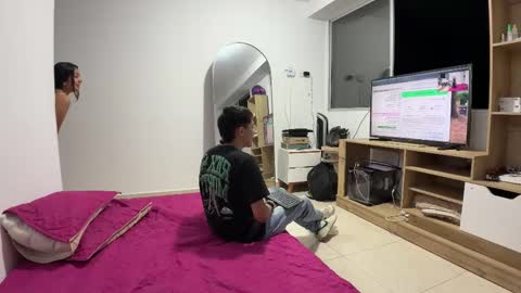 Juan and friends online show from October 10, 2025, 11:15 pm