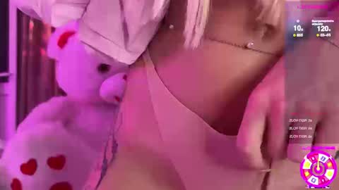 Snapshot of k0ketka chatting on September 9, 2025, 8:19 pm Alisa online show from September 9, 2025, 8:19 pm