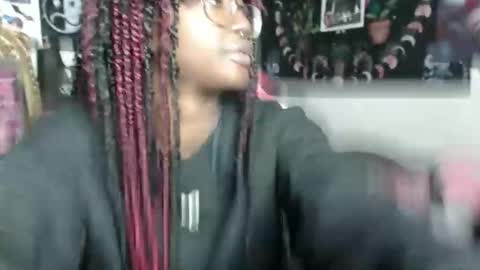 Aki Kim online show from January 9, 2026, 5:37 pm