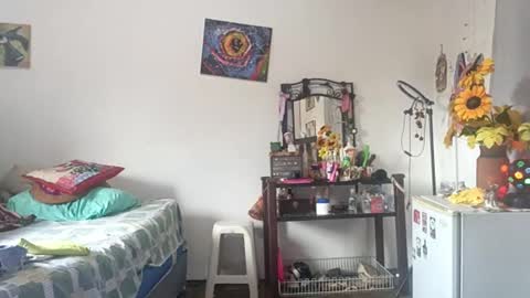 k_mabell online show from December 17, 2025, 6:47 pm