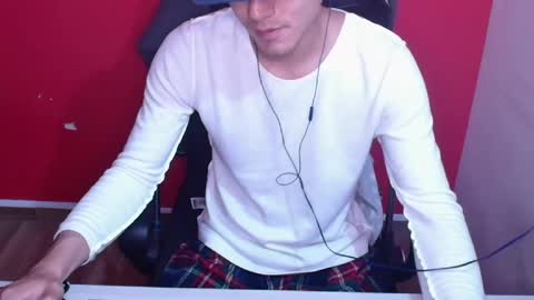 Snapshot of kael_art_d chatting on October 23, 2025, 12:32 am kael_art_d online show from October 23, 2025, 12:32 am