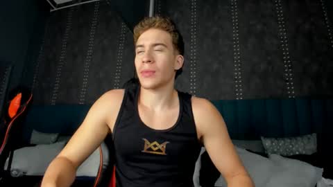 KAEL online show from October 23, 2025, 7:34 pm