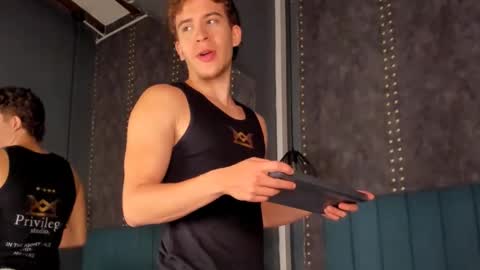 KAEL online show from November 12, 2025, 11:54 am