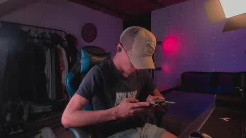 Snapshot of kael_owens chatting on December 1, 2025, 6:02 pm Kael Owens online show from December 1, 2025, 6:02 pm