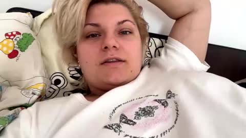 Snapshot of kaelia_daniel chatting on September 28, 2025, 11:26 am Kaelia and Daniel online show from September 28, 2025, 11:26 am
