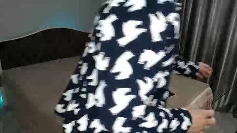 Kai Chicken online show from December 5, 2025, 9:51 am