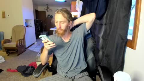 Kaiku77 online show from October 7, 2025, 7:11 pm