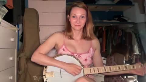 Kailee Smile online show from August 5, 2026, 3:42 am