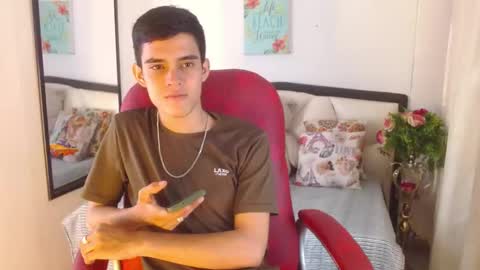 Snapshot of kain_noir_ chatting on October 19, 2025, 9:04 pm K A I N online show from October 19, 2025, 9:04 pm