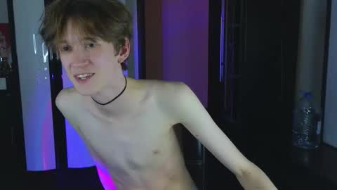 slutkai online show from September 19, 2025, 8:31 pm