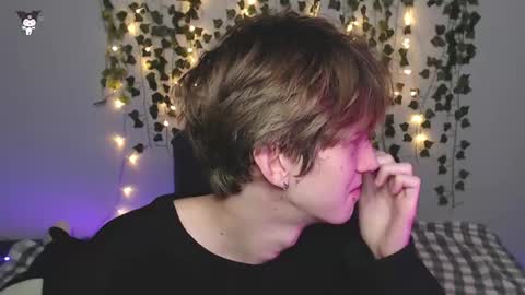 slutkai online show from November 10, 2025, 8:08 pm