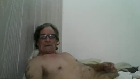 Snapshot of kalifornia91666 chatting on January 8, 2025, 1:32 am kalifornia91666 online show from January 8, 2025, 1:32 am