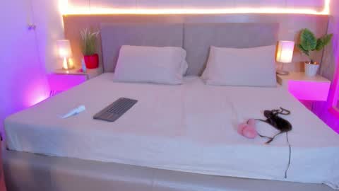 kalyx_lana online show from December 16, 2025, 7:52 pm