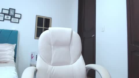 Kamilalopez online show from January 13, 2025, 12:09 am