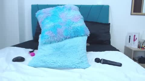 Kamilalopez online show from January 22, 2025, 2:15 am