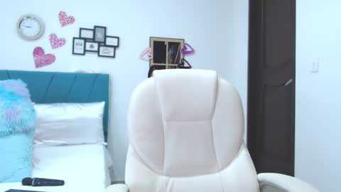 Kamilalopez online show from February 14, 2025, 2:18 am