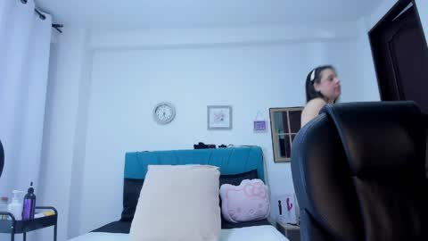 Kamilalopez online show from May 24, 2026, 9:20 pm