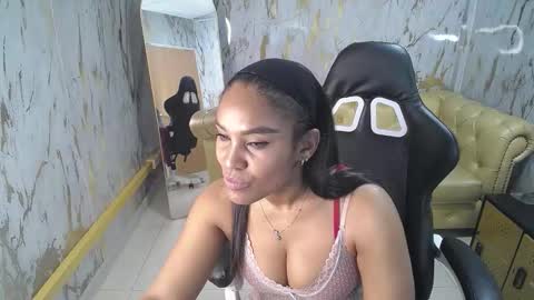 Snapshot of kamala_a chatting on November 11, 2025, 3:06 am Kamala. Live 2100 - 600 online show from November 11, 2025, 3:06 am