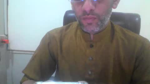 kami99099 online show from May 6, 2026, 4:30 am