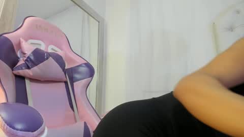    online show from December 6, 2024, 12:05 pm