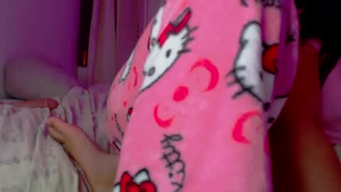 Snapshot of kamila_french chatting on December 3, 2024, 1:52 am Kamila online show from December 3, 2024, 1:52 am