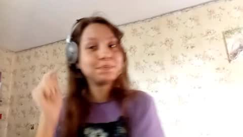 Mari  Simmons online show from September 10, 2025, 8:14 am