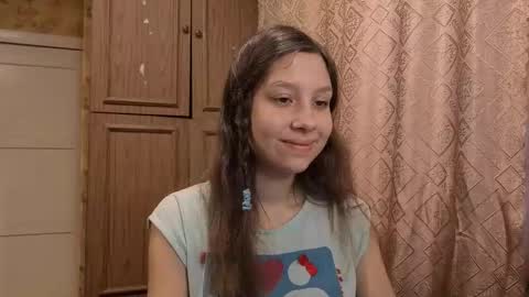 Mari  Simmons online show from November 5, 2025, 2:22 am