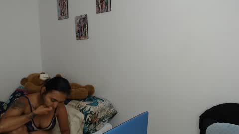 Snapshot of kammy_cami chatting on September 11, 2025, 9:37 pm kammy y camila online show from September 11, 2025, 9:37 pm