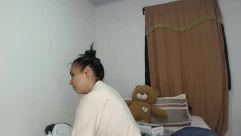 kammy   y   camila online show from May 4, 2026, 12:01 pm