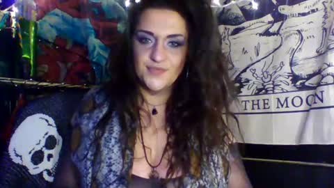 kandirain online show from December 16, 2025, 5:45 am