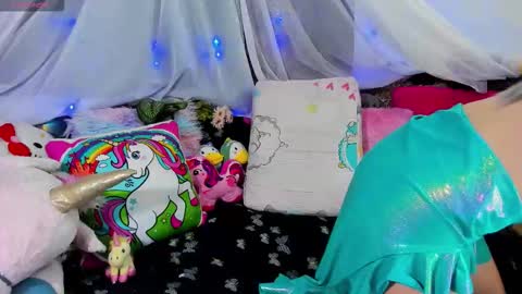 hello  Im Danni online show from November 23, 2025, 12:49 pm