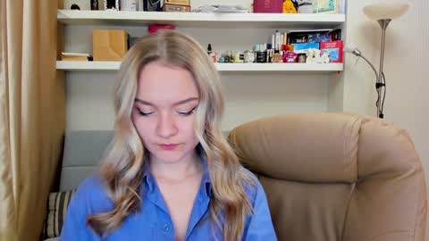 Snapshot of kara_smith_ chatting on December 5, 2024, 11:29 pm Kara. Off from 15th till 24th of December online show from December 5, 2024, 11:29 pm