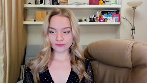 Snapshot of kara_smith_ chatting on December 6, 2024, 10:41 pm Kara. Off from 15th till 24th of December online show from December 6, 2024, 10:41 pm