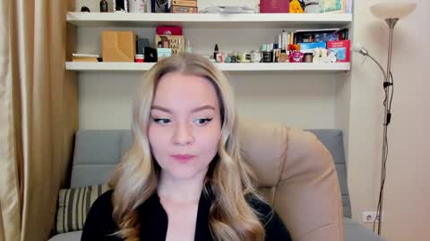 Snapshot of kara_smith_ chatting on December 7, 2024, 10:17 pm Kara. Off from 15th till 24th of December online show from December 7, 2024, 10:17 pm