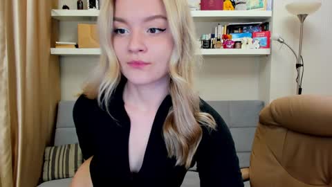 Snapshot of kara_smith_ chatting on December 8, 2024, 1:24 am Kara. Off from 15th till 24th of December online show from December 8, 2024, 1:24 am