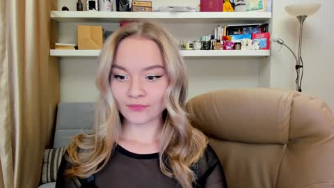 Snapshot of kara_smith_ chatting on December 8, 2024, 8:58 pm Kara. Off from 15th till 24th of December online show from December 8, 2024, 8:58 pm